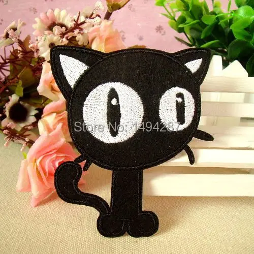Ironing clothes with plastic cloth patch stickers affixed to children of men and women in black white cartoon baby big eyes | Дом и сад
