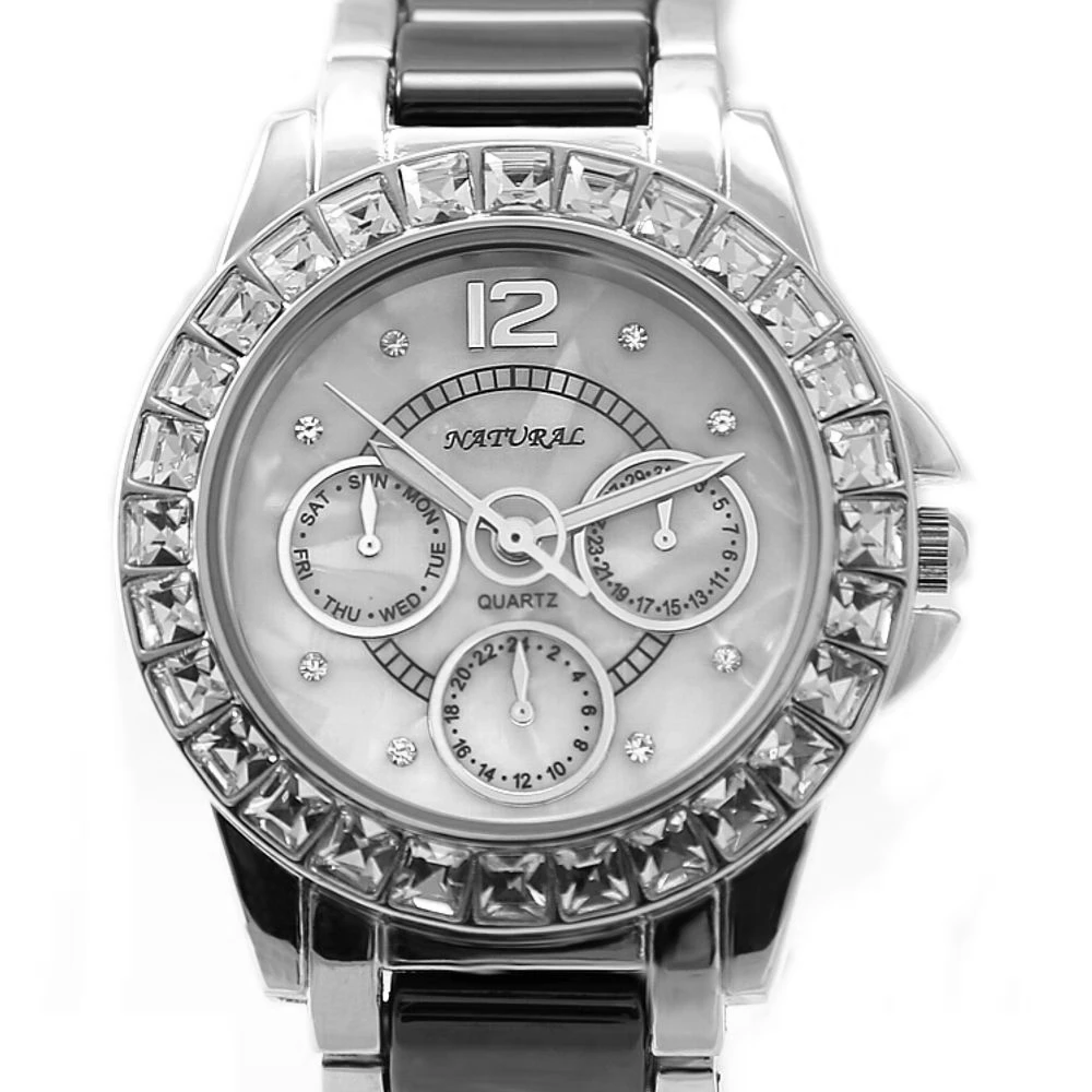 Женские роскошные наручные часы серебристого цвета с белым циферблатом и стразами FW830K
