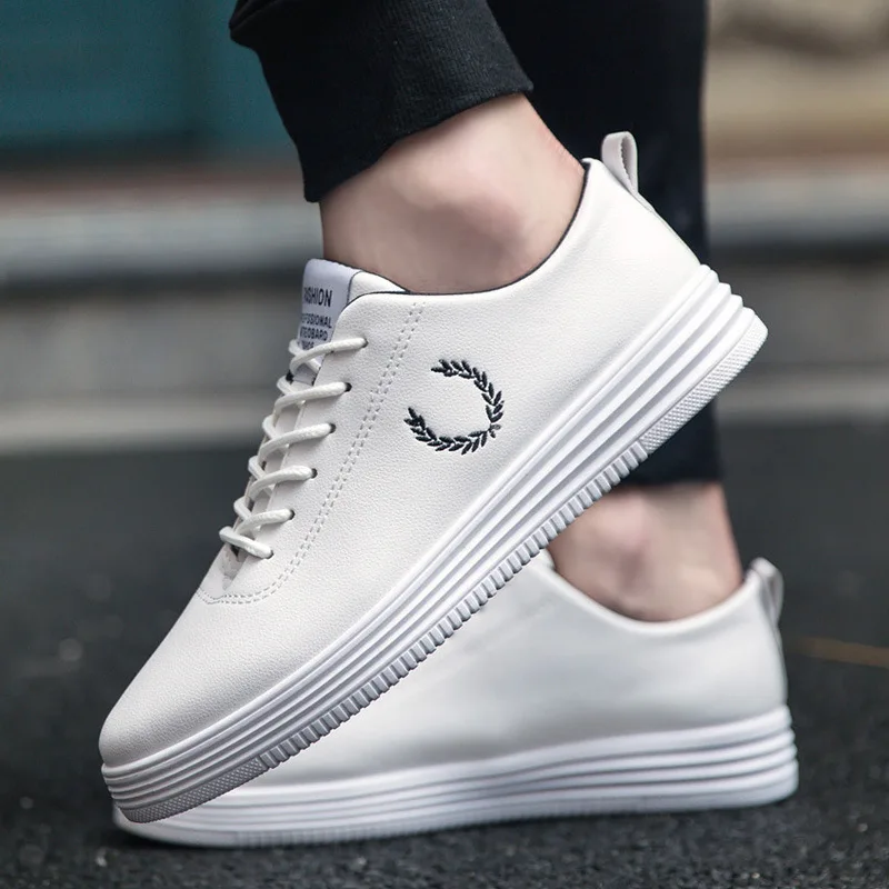 

LAISUMK Spring New Men Casual Shoes Breathable Wear Resistant Shoes Comfortable Summer White Round Toe Lace Up Flat Snekaers