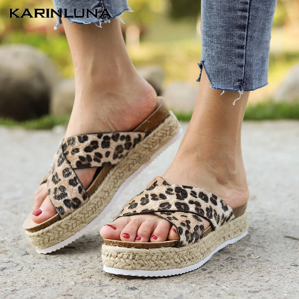 

INS Hot large size 43 leisure comfort soft flat platform Summer women Shoes woman flip flops shoes woman 2019 slippers