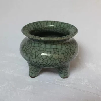 

Antique porcelain, Jingdezhen ceramics, crack, three feet, flat mouth censer, home furnishing table decoration.