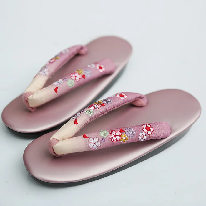 

Charming 2017 Summer Women Sandals Japanese Clogs Geta Wooden Slippers Cosplay Women Bench Geta Flat Heel Slippers Shoe