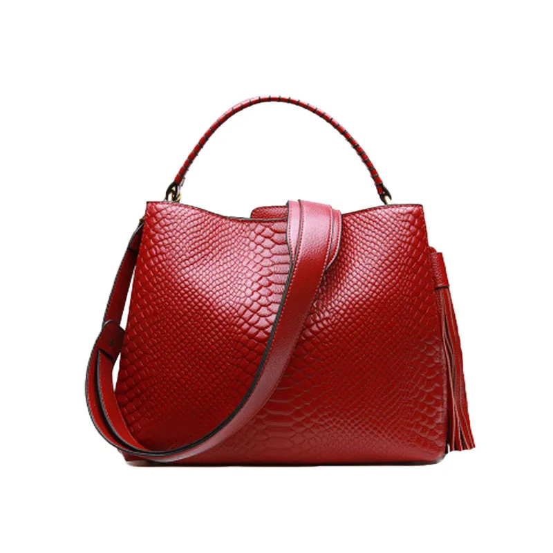 

Leather Handbags 2018 Europe and the United States Fashion The first layer of leather Ms. Large capacity Shoulder Messenger Bag