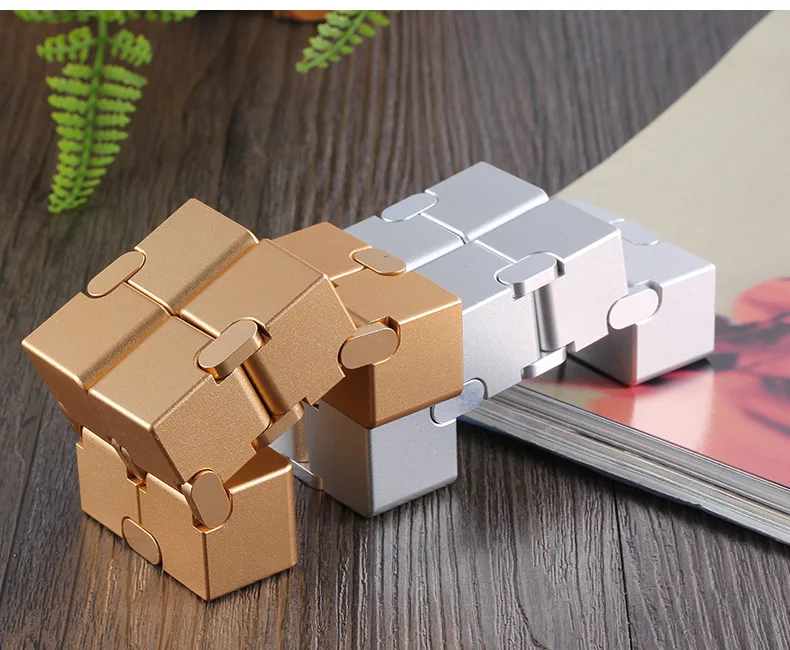 Alívio do Estresse Brinquedos para Crianças Brinquedo Premium Metal Infinito Cubo Portátil Descomprime Relaxar Adultos 5 Alívio do estresse brinquedo premium metal infinito