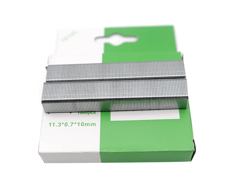 staples,staple,grapas,tackerklammern C