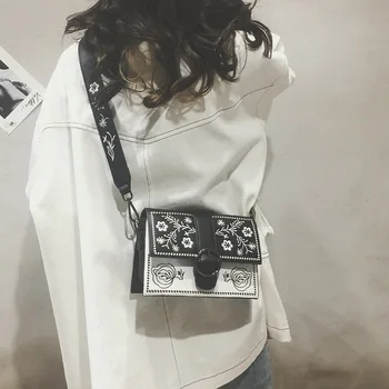 

Bag female 2020 new Korean embroidered shoulder bag chic small square bag wide shoulder strap port wind wild Messenger bag