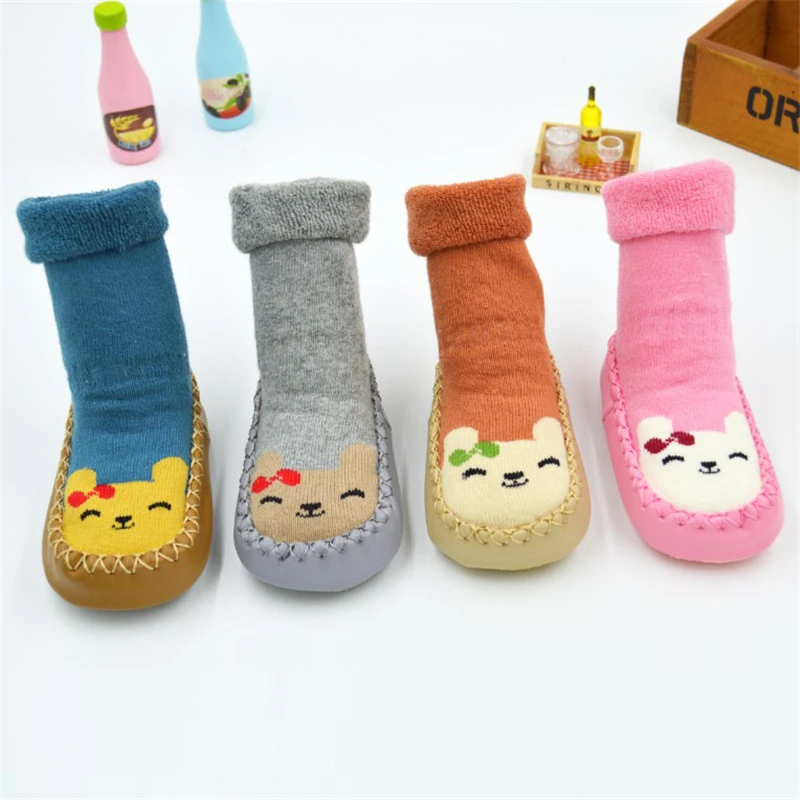 Зимние носки-тапочки для новорожденных от 0 до 24 месяцев Нескользящие плотные махровые носки для малышей Домашняя обувь с резиновой подошвой для малышей