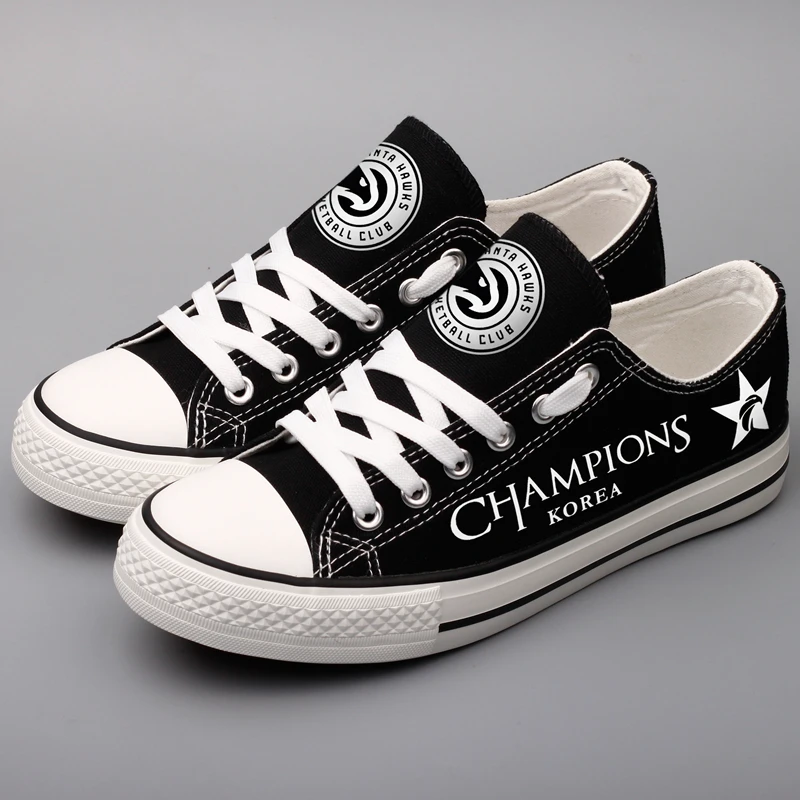 

E-LOV Hip Hop Men Boys Flat Walking Shoe Designer Hot Game Championship Logo Printed Canvas Shoes Espadrilles Chaussures