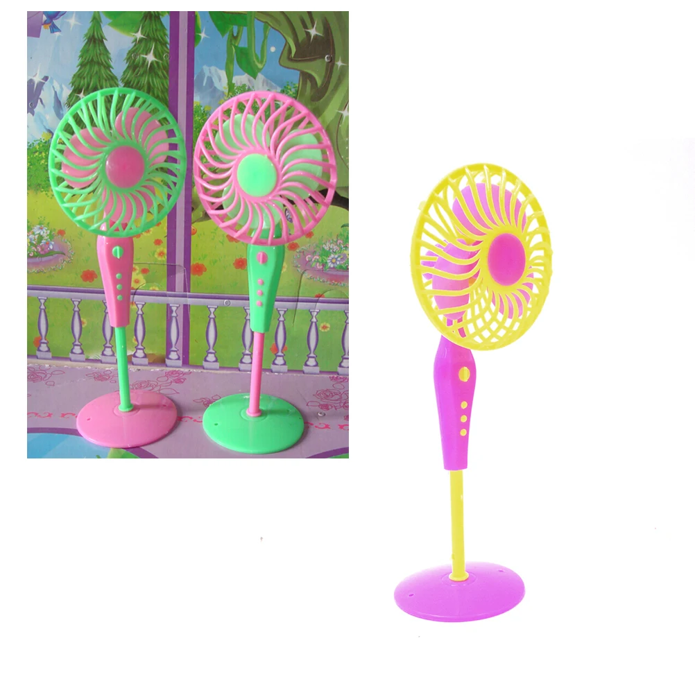 Mechanical Fan Toys for Barbies Classic Kids Play House Toys Doll Accessories Random Color 2016 Cute