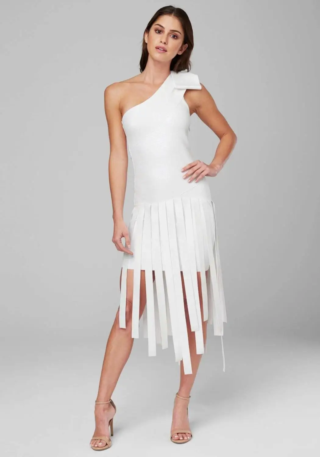 Белое Бандажное платье Vestidos Verano 2019 сексуальное на одно плечо с бахромой