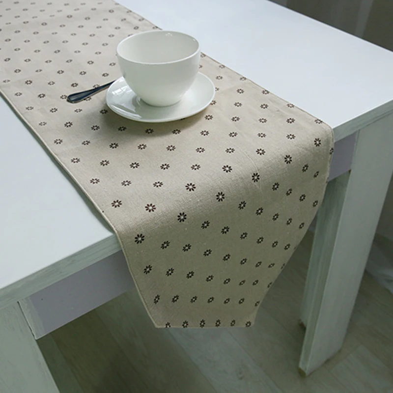 Small Coffee Color Chrysanthemums Printed Party Banquet Table Runners