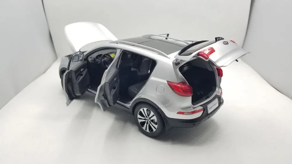 1:18 литая под давлением модель для Kia Sportage R 2011 серебро(краска сыпь) внедорожник редкий сплав игрушка автомобиль миниатюрная коллекция подарки