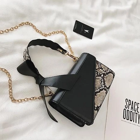 

Leather Women Shoulder Bag Serpentine Pack Fashion Chain Bag Snake Skin Pattern Evening Party Mini Messenger Clutch