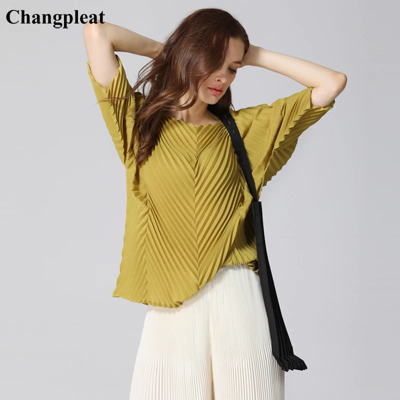 

Changpleat New Women loose T-shirt Tops Miyak Pleated Fashion Design O-neck Solid Irregular Large Size Female T-shirts Tide T956