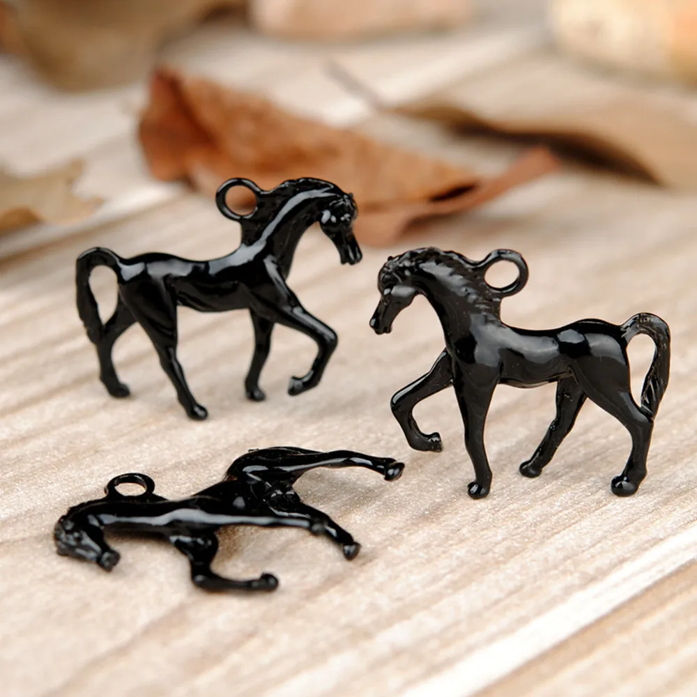 

10PCS 31mm*26mm Fashion Cute Animal Charm Enamel Black Horse Charms For Horse Pendant DIY Handmade Jewelry Necklace Bracelet