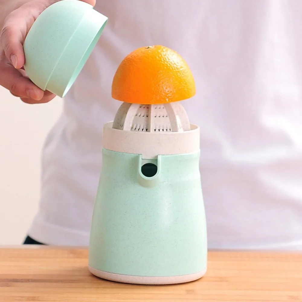 

Penguin Orange Juicer Wheat Straw Juice Cup Citrus Lid Lemon Squeezer Kitchen Furit Juicer Universal Kitchen Tool