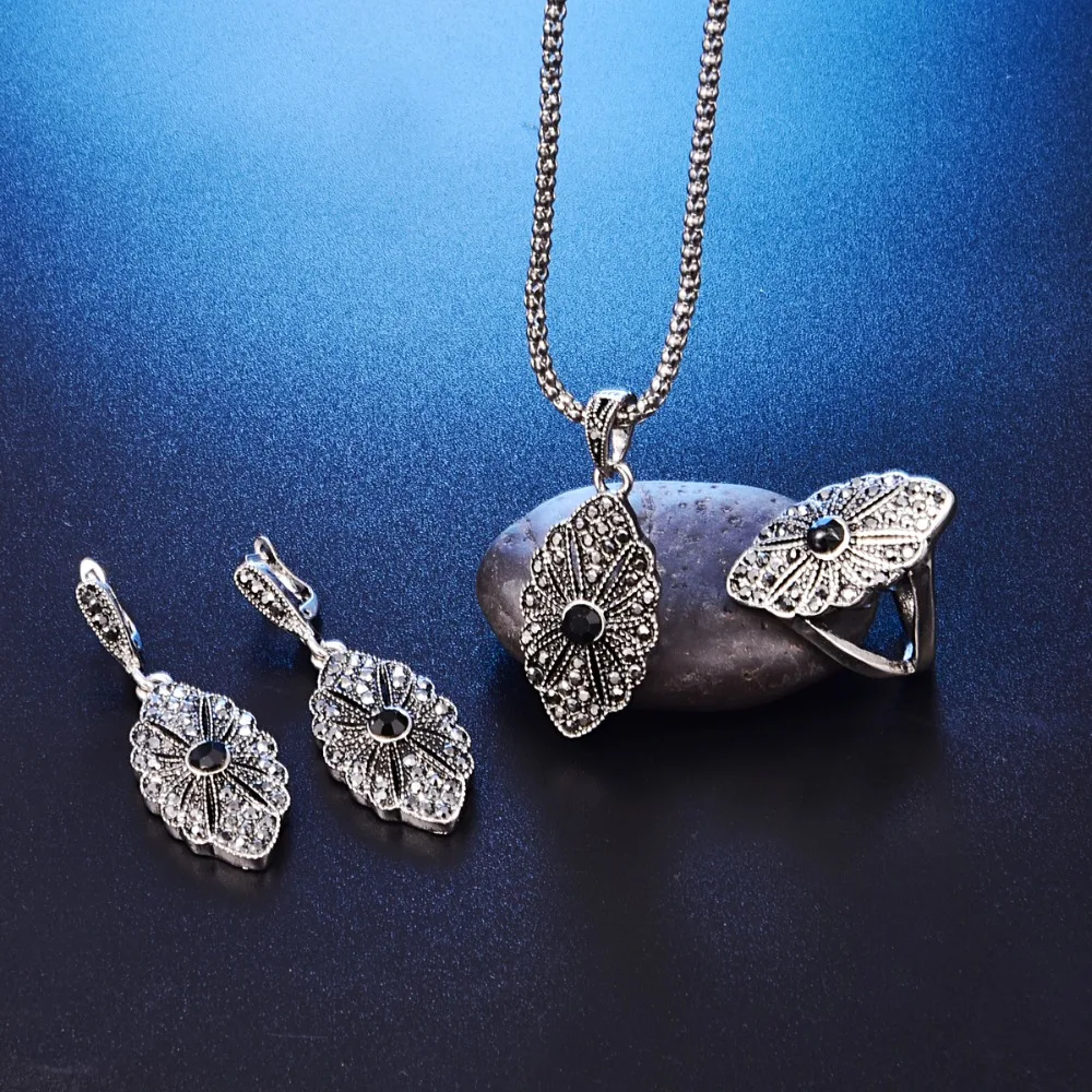 Классическое Античное серебряное женское ювелирное изделие, Трендовое геометрическое винтажное металлическое ожерелье, набор, модное элегантное черное ювелирное изделие с кристаллами