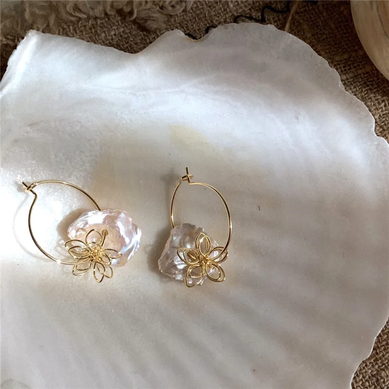 

Korean Earrings Vintage Baroque Natural Shaped Fresh Water Jane Petal Geometric Dangle Earring for Woman jewelry