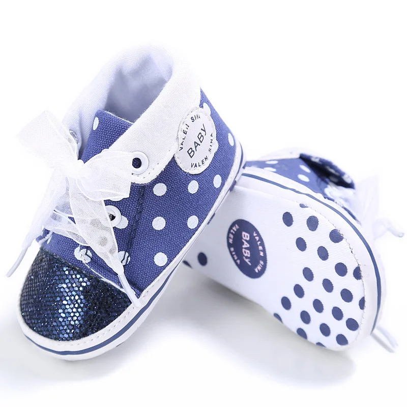 Babyshoes/Новые весенне-осенние модные кроссовки в горошек с кружевом для маленьких девочек, мягкая подошва, обувь для малышей, обувь для