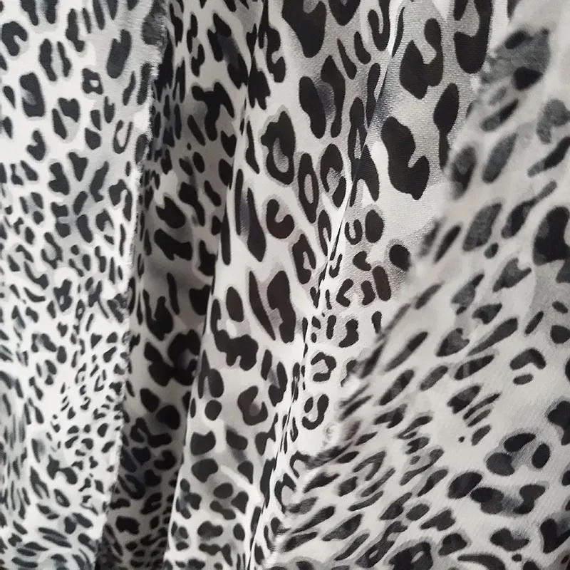 Модная шифоновая ткань сексуальный леопардовый принт иммитатный шелк шифон Ткань шарф ткань швейный материал DIY шарф платье ширина 145 см