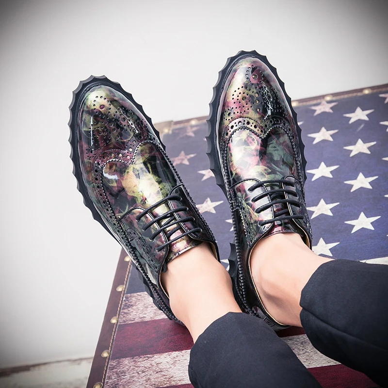 

Men Dress Shoes Floral Pattern Men Formal Flats Leather Luxury Fashion Groom Wedding Shoes Men Oxford Shoes Dress 37-44 Julx3