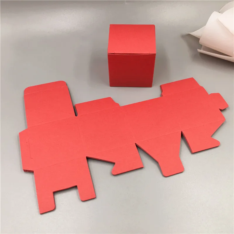 50 шт./лот крафт бумага 5x5x5 см кубические сердца коробки для праздничного торта