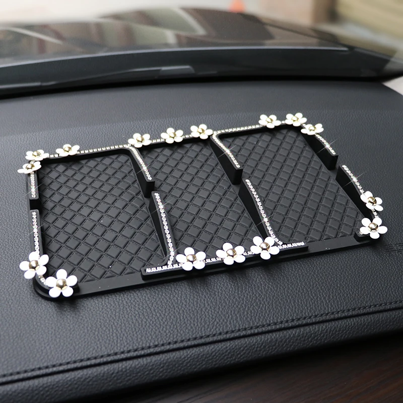 

Diamond Daisy Flower Anti Slip Mat with Crystal Non-Slip Pading Multi-function Car Sticky Dash Board Phone Keys Perfume Pad