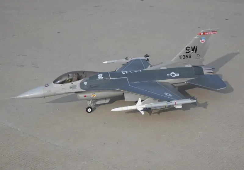 Электрический радиоуправляемый самолет Freewing F16 90 мм F-16 Fighting Faclon jet PNP