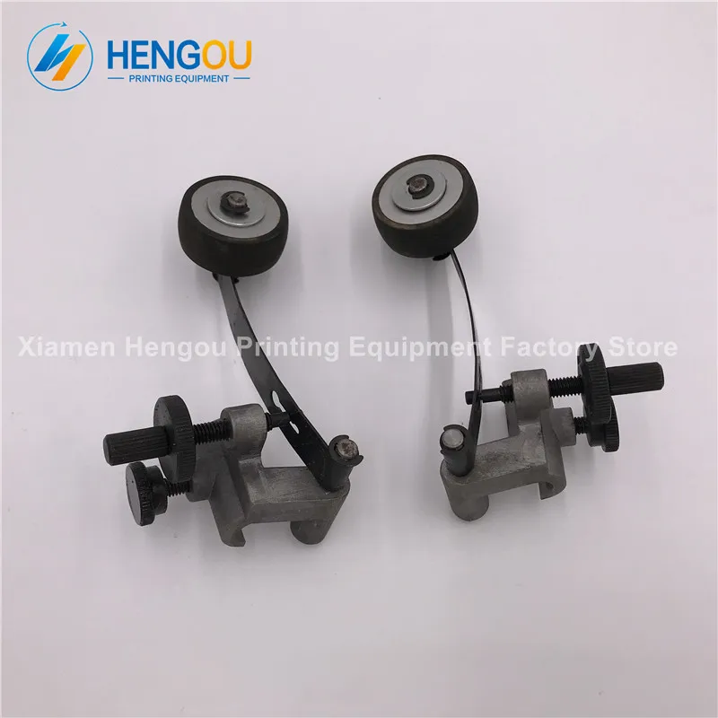 

2 Pair free shipping Komori Paper rubber wheel Assembly,komori machine delivery wheel parts,komori printing machine spare parts