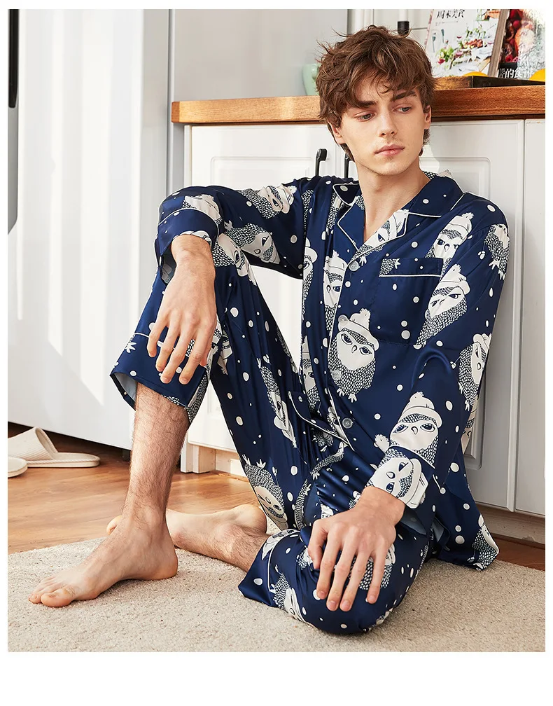 Для мужчин с принтом Шелковый пижамный комплект шелковые пижамы пикантные современный стиль Мягкий Уютный атласная ночная рубашк