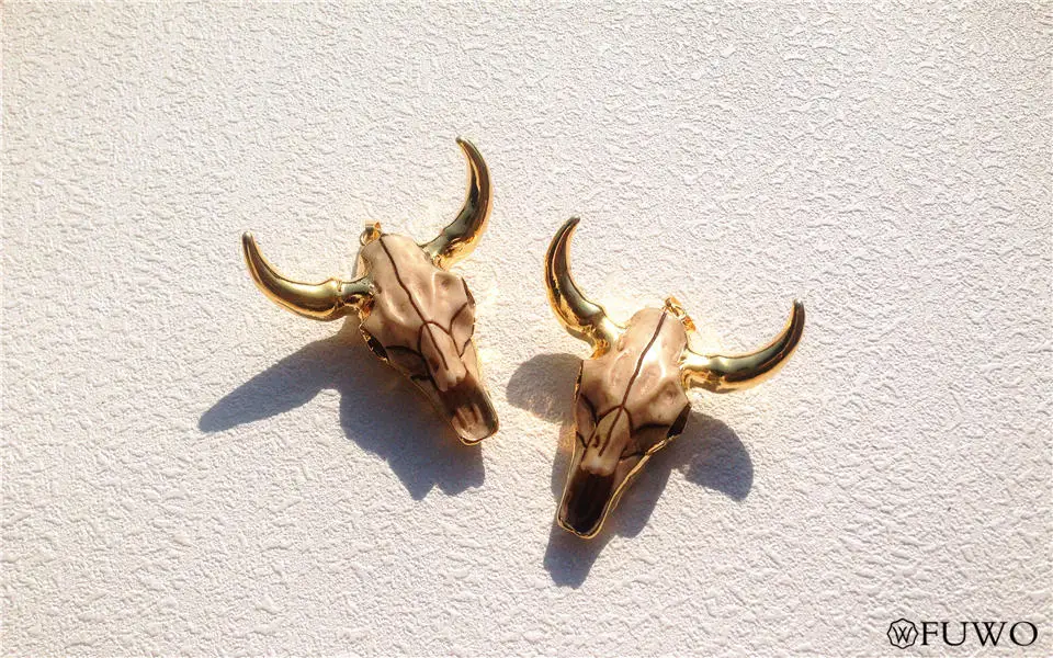 Longhorn Resin OX Cattle Skull Pendant 10