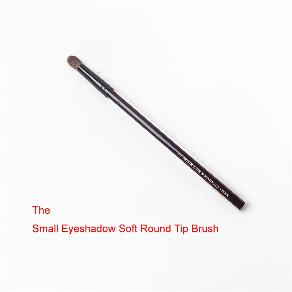 Kevyn Aucoin The Small Eyeshadow Soft Round Tip Brush _ 1