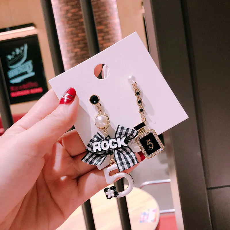 

Luxury Brand Perfume Bottle Flower Earrings Fashion Bow Pearl Pendant Tassel Number 5 Earring for Women Party Girl Gift
