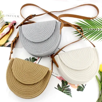 

Girl Woven clamshell bag compact casual shoulder straw bag Messenger woven fashion handbag