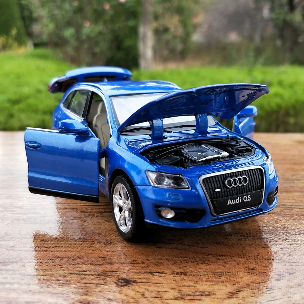 

1:32 Die Cast Model Cars Electric Flashing Pull back scale automobile Alloy Vehicle gld3 Coche Children Toys 1/32 AUDI Q5