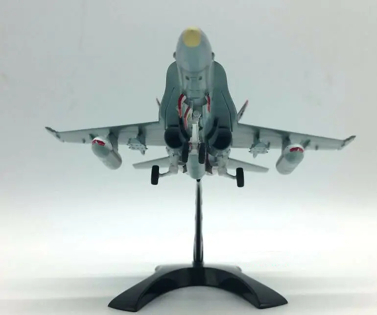 Easy Model 37115 1/72 ВМС США F/A-18C VFA-137 NE-402 военный самолет модель