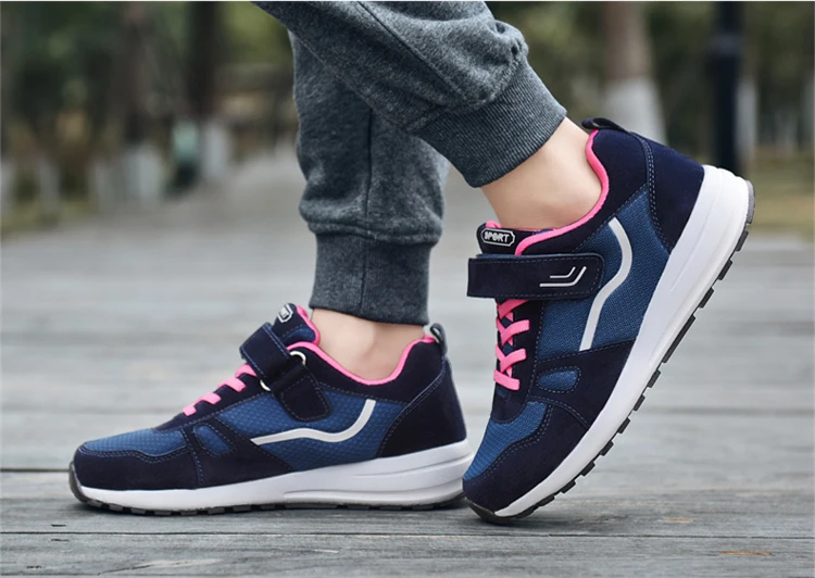 Breathable Unisex Casual Shoes 2018 Lace Up Valentine Sneakers Women Trainers Outdoor Sport Mesh Shoes For Mother Fitness XZ62 (25)