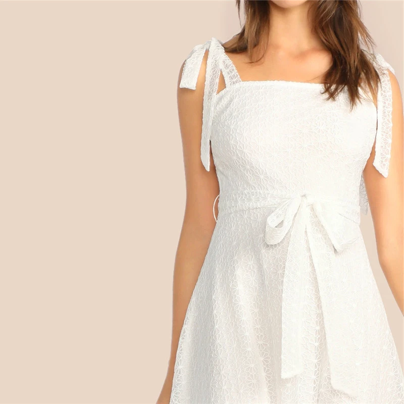 SHEIN летнее платье с кружевным верхним слоем и поясом, Женские Романтические белые вечерние платья без рукавов, однотонное платье средней длины с высокой талией