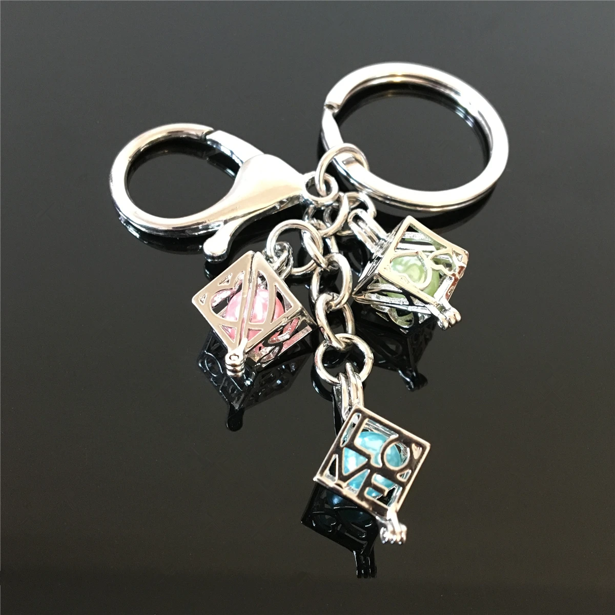 

Silver Love Cube Ribbon Pearl Cage Fragrance Diffuser Pendant Lockets Charms Key Chain Aroma Essential Oil Diffuser Key Rings