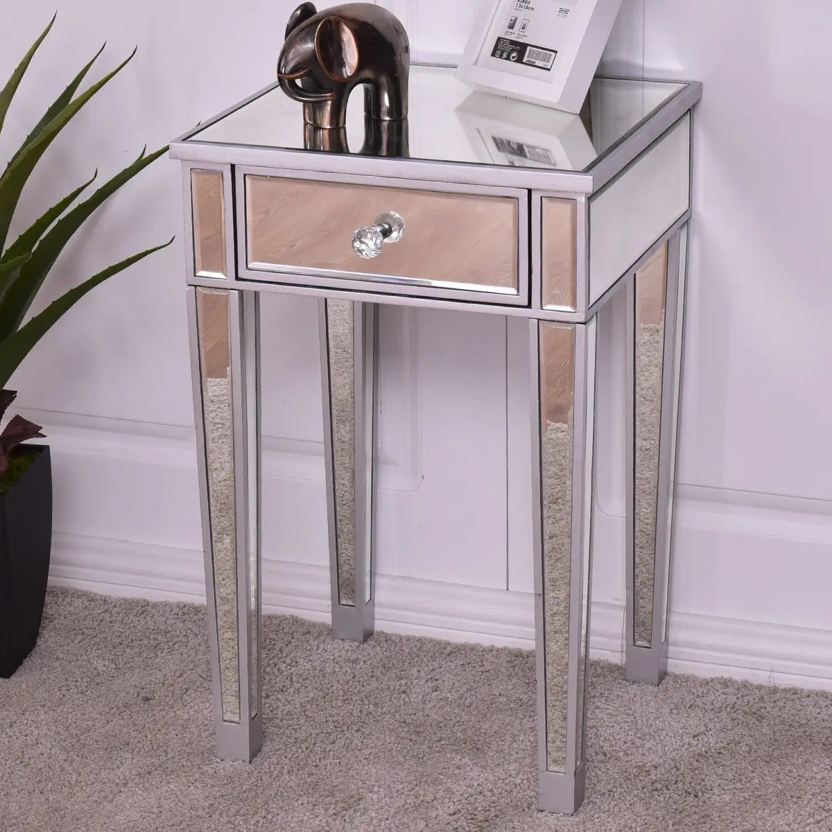 Giantex Mirrored Accent Table Nightstand End Table Luxury Modern Bedside Storage Cabinet with Drawer Coffee Table HW56404 Giantex Mirrored Accent Table Nightstand End Table Luxury Modern Bedside Storage Cabinet with Drawer Coffee Table HW56404