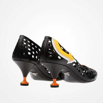 Модная брендовая обувь; необычные женские туфли-лодочки на высоком каблуке-шпильке с острым носком; дизайнерские свадебные туфли из коровьей кожи без застежки с перфорацией; L01