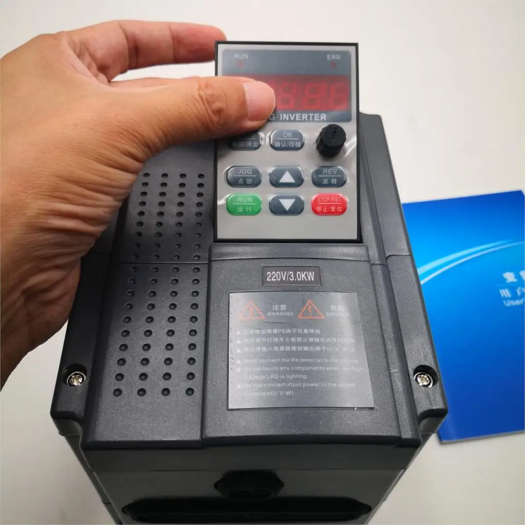 VFD 3 кВт 220 В однофазный вход и тройной Инвертор Выходной частоты Бесплатная