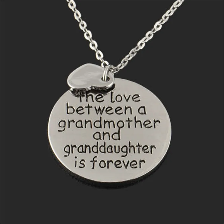 

Hot Sale Family Necklace Pendant Gift Love Between Grandma And Granddaughter Pendant I Love You To The Moon And Back Necklace