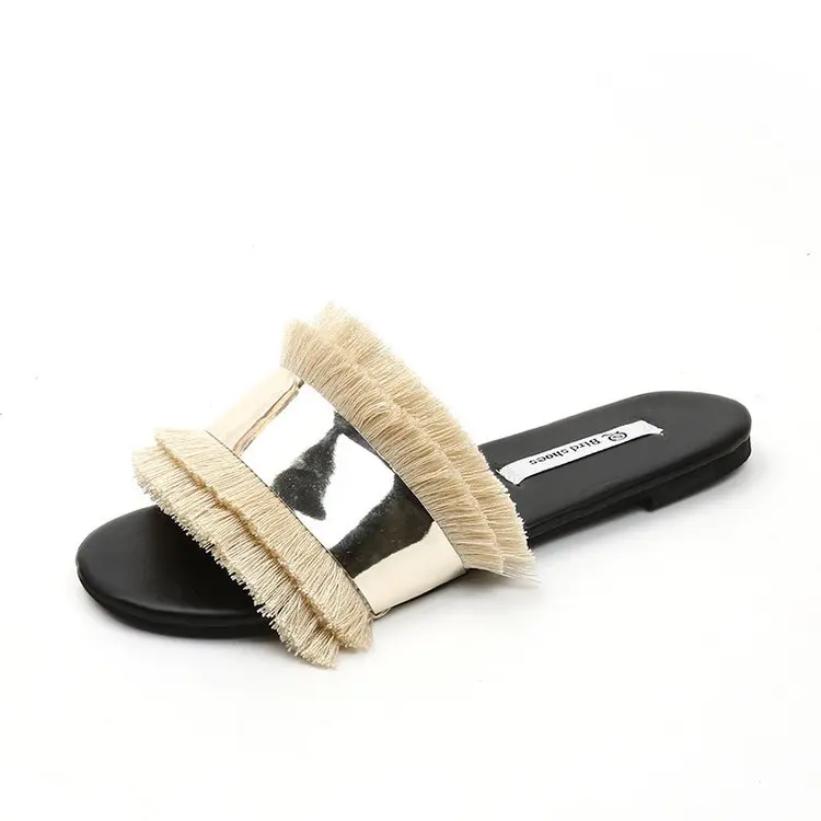 

Fashion Cozy Shoes Women Slippers Fashion Metal Bling Slides Fur Fringe Flip Flops Summer Flat Slides Outside Ladies Shoes