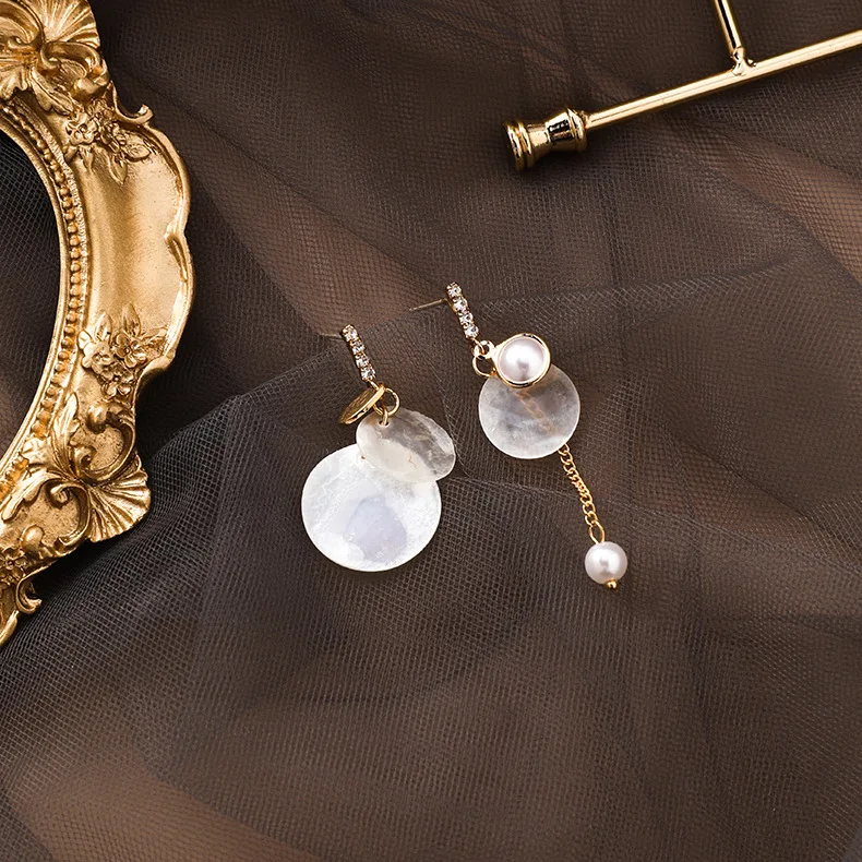 

Japan Korea Trendy Round Shell Acrylic Wafer Asymmetric Earrings For Women Fashion Jewelry Rhinestone Simulated Pearl Brincos