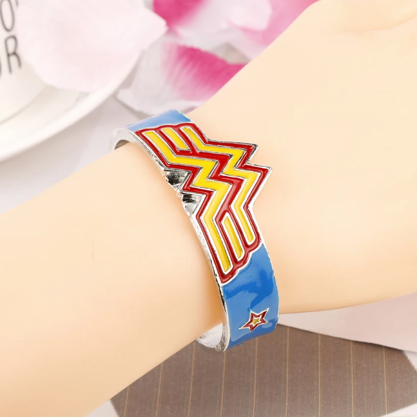 MQCHUN DC Comics Wonder Woman широкий браслет Косплей Костюм золотой цвет красная звезда