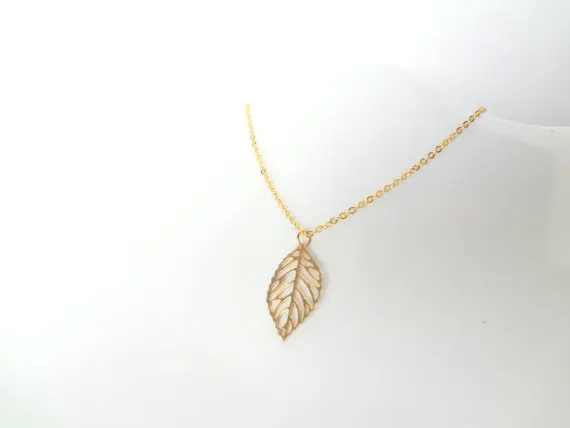 

10PCS- Plant Tree Leaf Necklaces Dainty Nature Hollow Fallen Leaf Necklace Simple Cute Leaf Necklaces for Ladies Women
