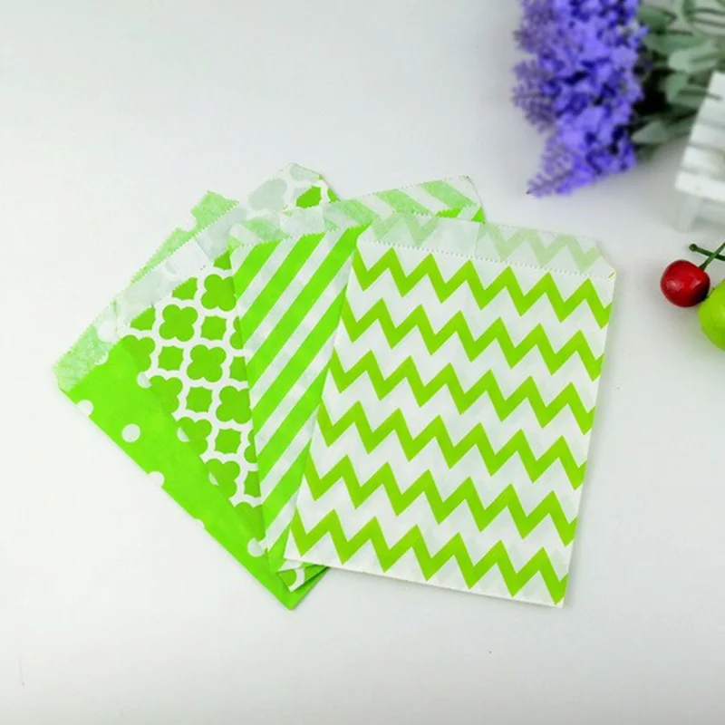 100pcs Food grade Paper Candy Bag Stripe/Dot/Twill Pattern Kids Favors Packing Gift Wedding Decoration and Birthday Party Supply - Цвет: grass green