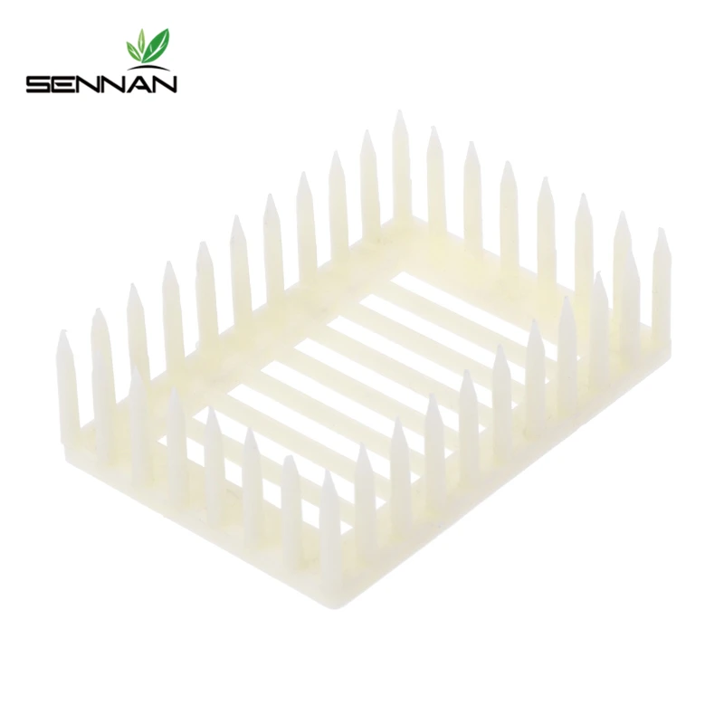 

Sennan 10Pcs Plastic Queen Marker Cage Clip Bee Catcher Beekeeper Beekeeping Tools Equipment