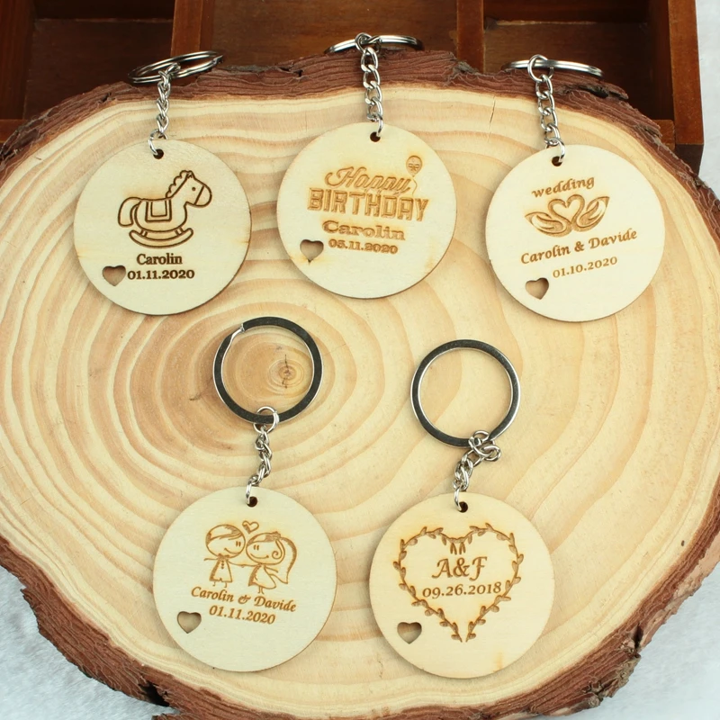 Персонализированное свадебное имя, дата тег из древесины брелок деревенские свадебные подарки брелок для ключей с гравировкой Свадебные сувениры для гостей